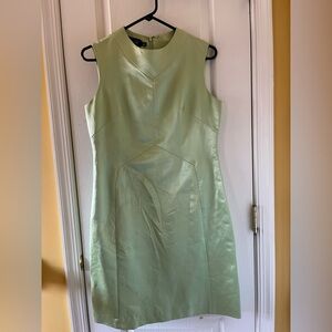 Teri Jon Easter Green Size 6. Chest 37.